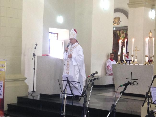 Dom Delson comandou a celebrao de Corpus Christi na Catedral de Campina Grande