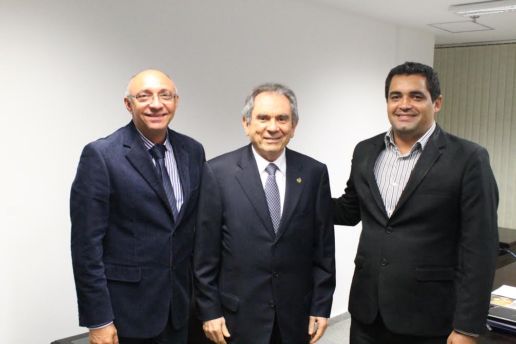 Senador Raimundo Lira (PMDB-PB) recebeu os prefeitos de Cacimbas e Itaporanga