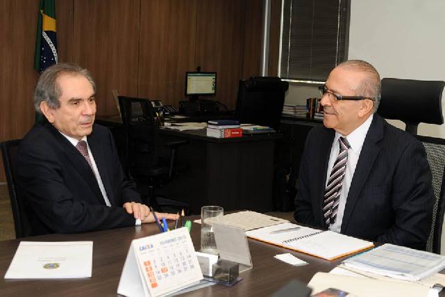 Raimundo Lira esteve recentemente com o ministro da Aviao Civil Eliseu Padilha, tratado de investimentos no aeroporto de Cajazeiras