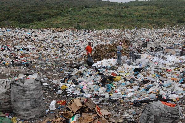 Lixo da Ala Sudoeste foi desativado na gesto do ex-prefeito Veneziano Vital
