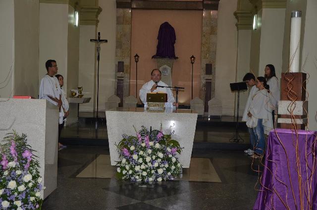 A celebrao do sétimo dia de Iracema Félix Pimentel na Catedral de Campina Grande foi presidida pelo Padre Haroldo Andrade Silva
