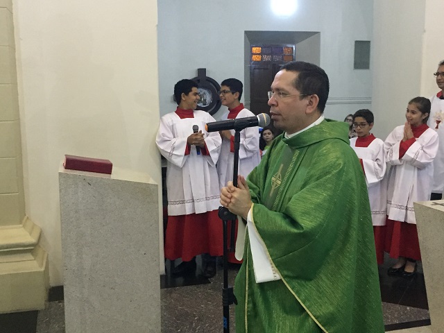 Padre Luciano Gudes, proco da Catedral de Nossa Senhora da Conceio, em Campina Grande