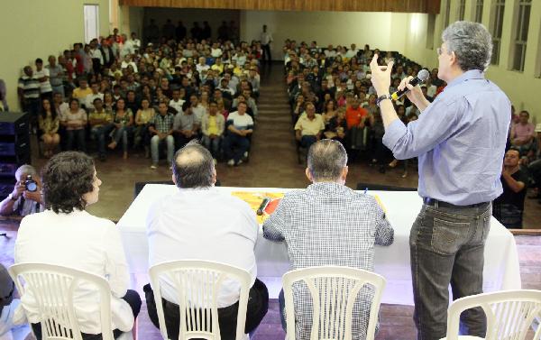 Foto enviada pela assessoria do PSB mostra Ricardo Coutinho, Estelizabel e Rômulo Gouveia