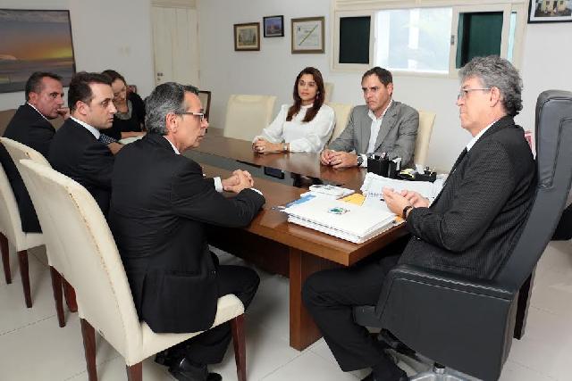 O governador Ricardo Coutinho disse aos empresrios que o Governo do Estado oferece condies para firmar protocolo de intenes