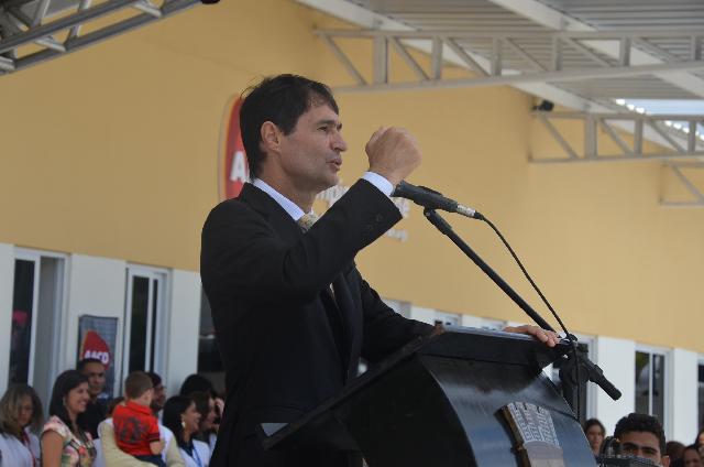 Durante a soleniddae, o prefeito Romero Rodrigues garantiu um repasse mensaql de R$ 80 mil  AACD