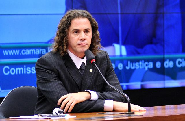 Deputado Federal Veneziano Vital (PMDB-PB) defende pacto federativo para melhorar participao de estados e municpios na partilha oramentria