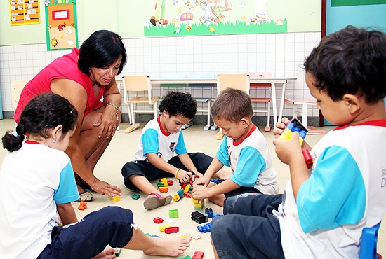Câmara aprova cuidador nas escolas para acompanhar individualmente ...